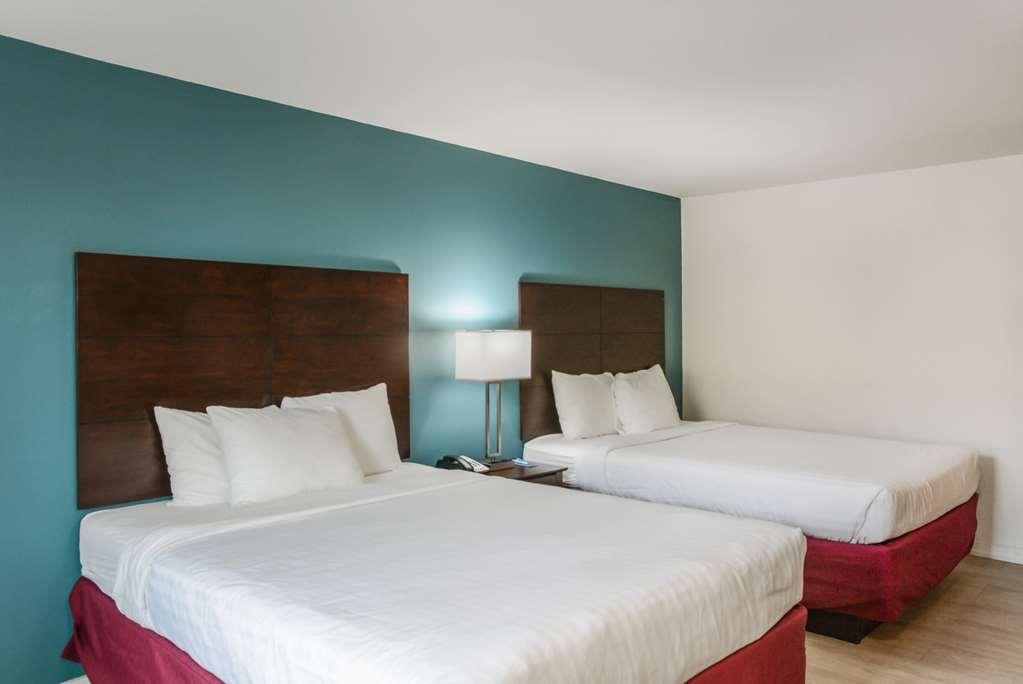 Rodeway Inn Milford Room photo