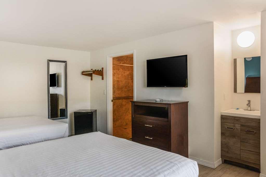 Rodeway Inn Milford Room photo