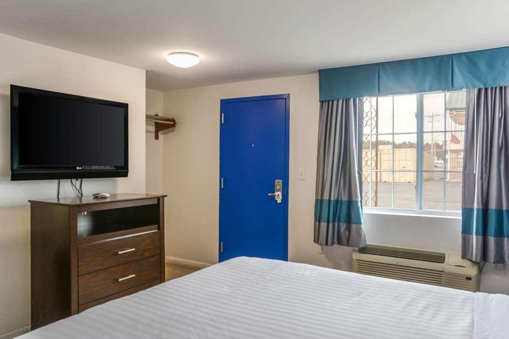 Rodeway Inn Milford Room photo