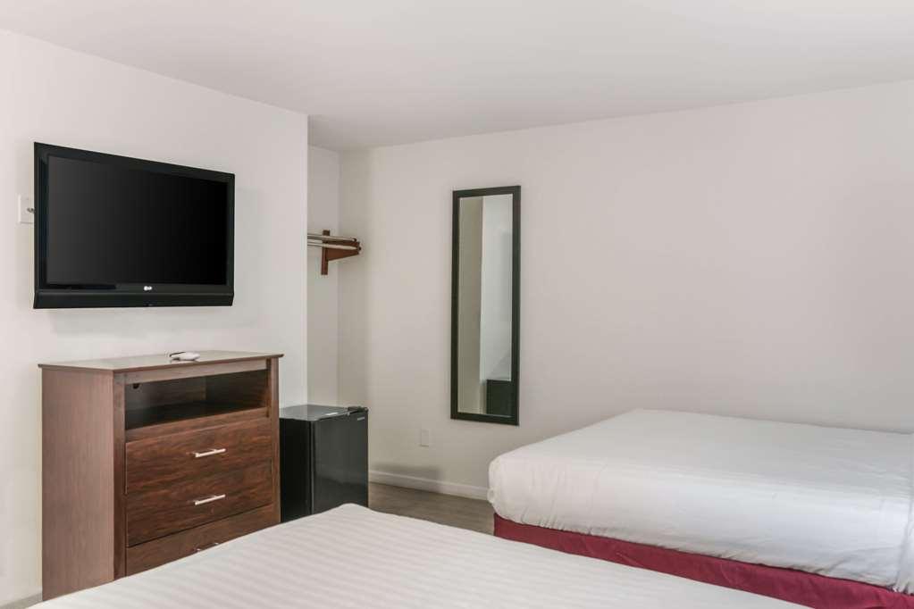 Rodeway Inn Milford Room photo