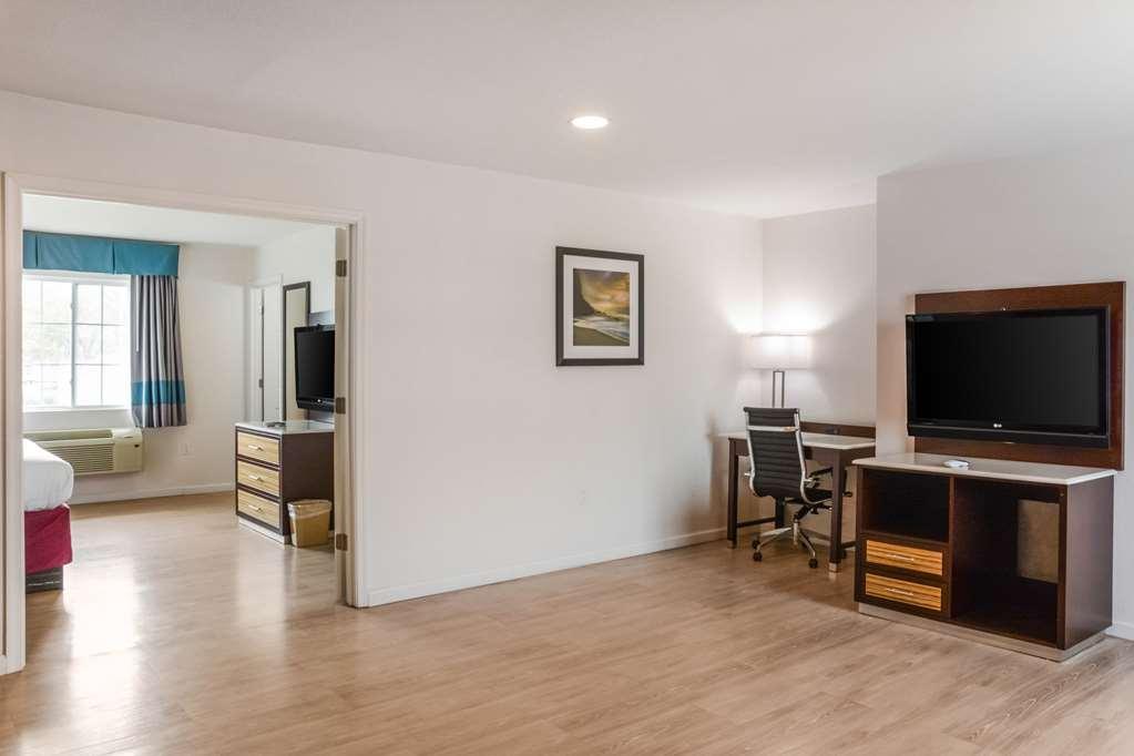 Rodeway Inn Milford Room photo