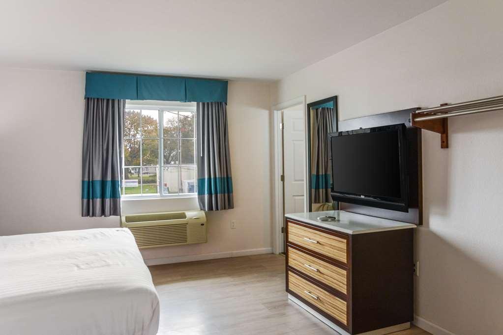 Rodeway Inn Milford Room photo