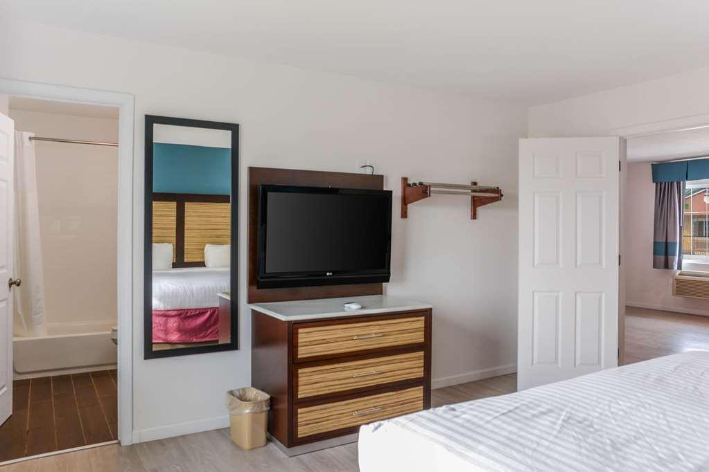 Rodeway Inn Milford Room photo